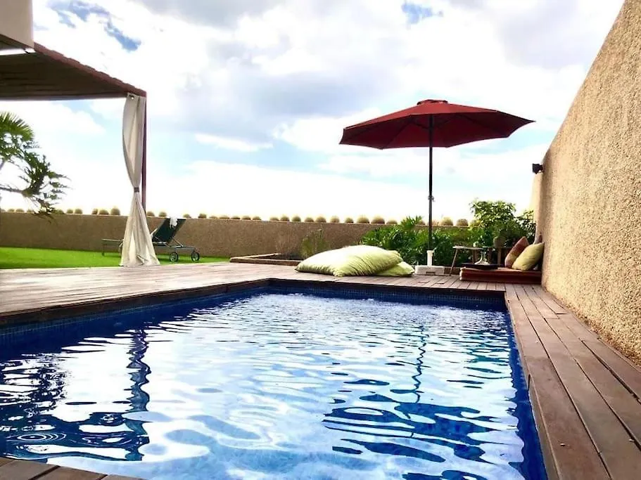 Precioso Chalet En Santa Cruz Con Piscina